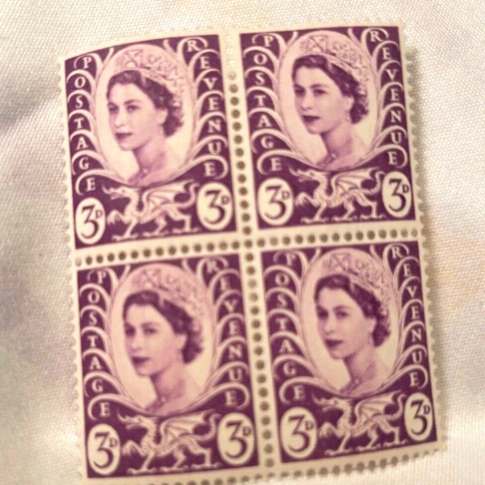 4 Great Britain 3d * QUEEN ELIZABETH II * 1950's era * Postage Revenue Stamps *